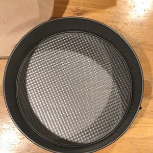 10 inch spring form pan.NEVER USED.